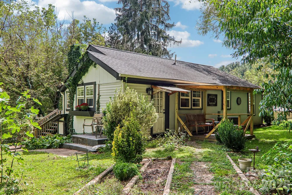 418 Sharptown Road Canton, NC 28716