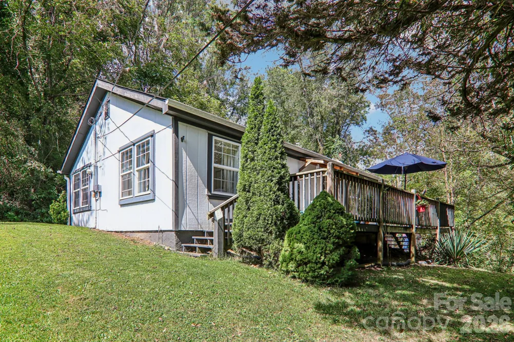 418 Sharptown Road Canton, NC 28716