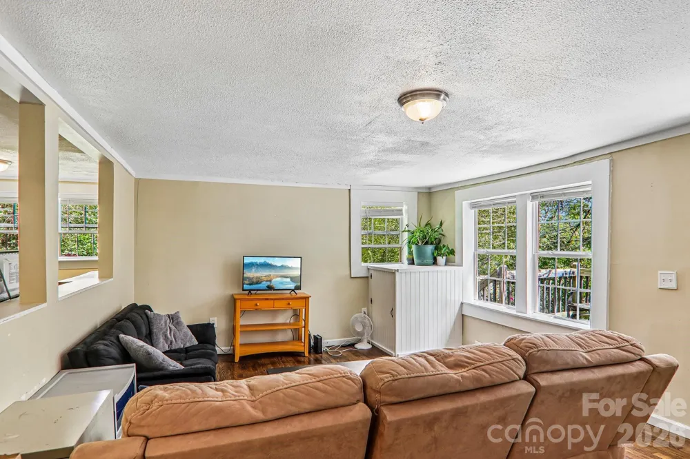 418 Sharptown Road Canton, NC 28716