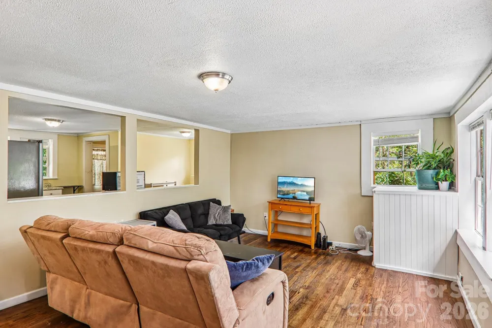 418 Sharptown Road Canton, NC 28716