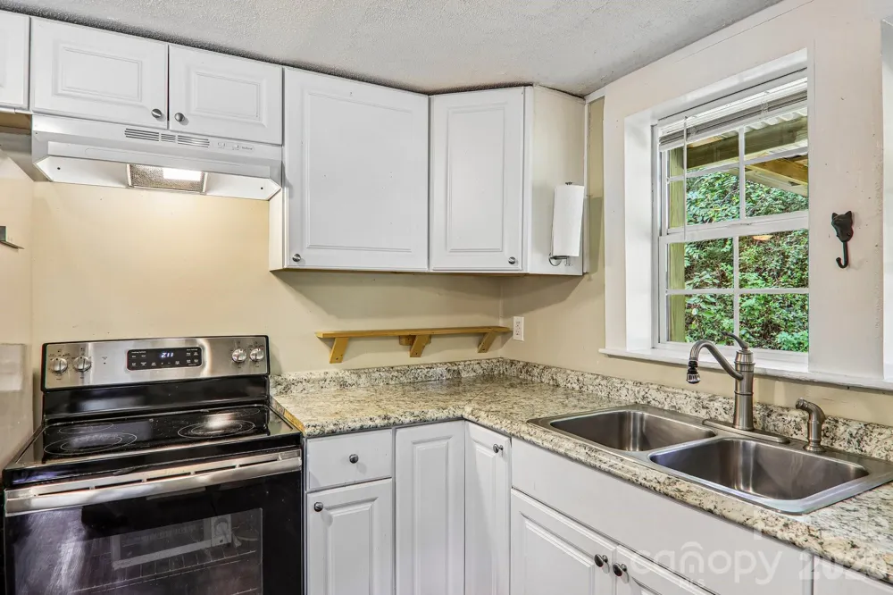 418 Sharptown Road Canton, NC 28716