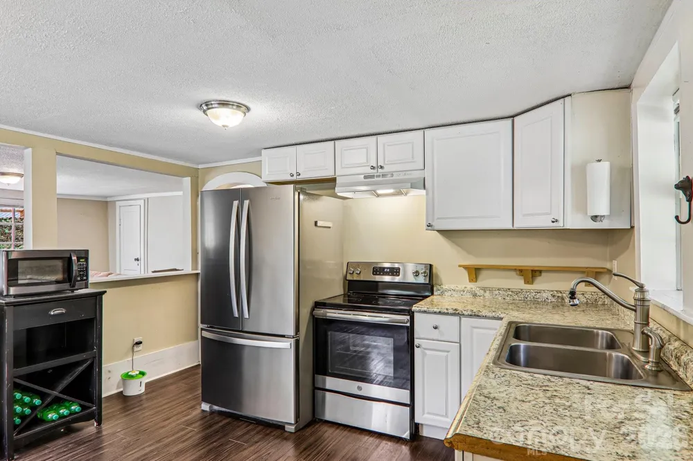 418 Sharptown Road Canton, NC 28716
