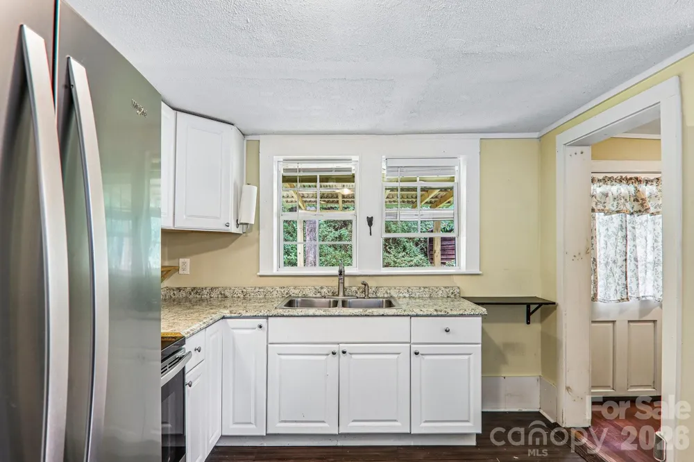 418 Sharptown Road Canton, NC 28716