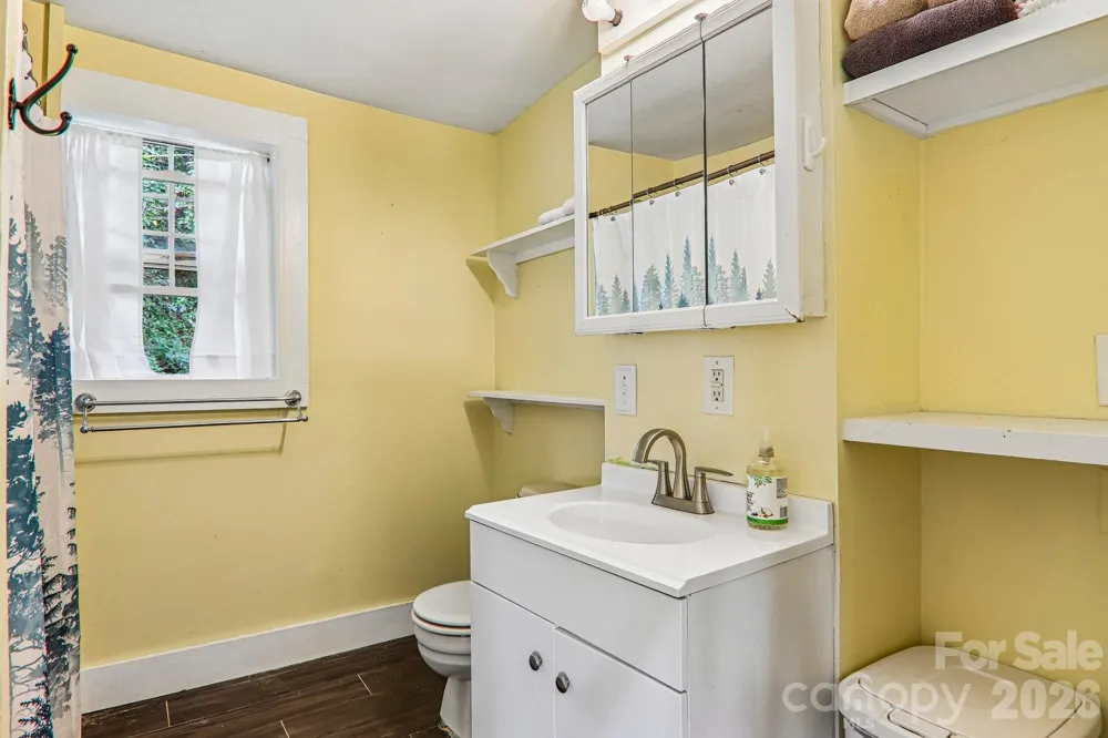 418 Sharptown Road Canton, NC 28716