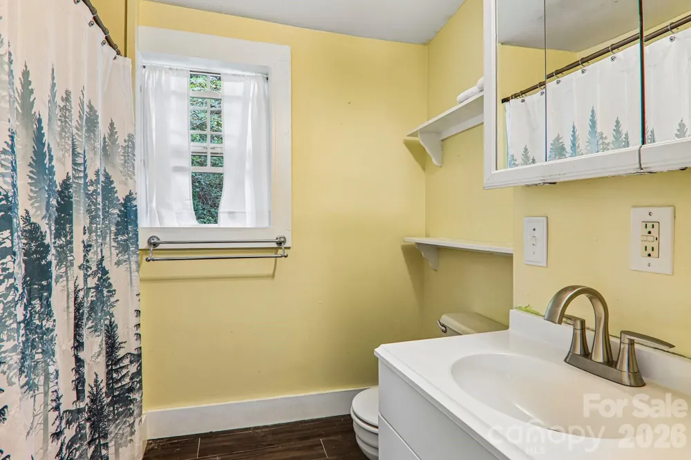 418 Sharptown Road Canton, NC 28716
