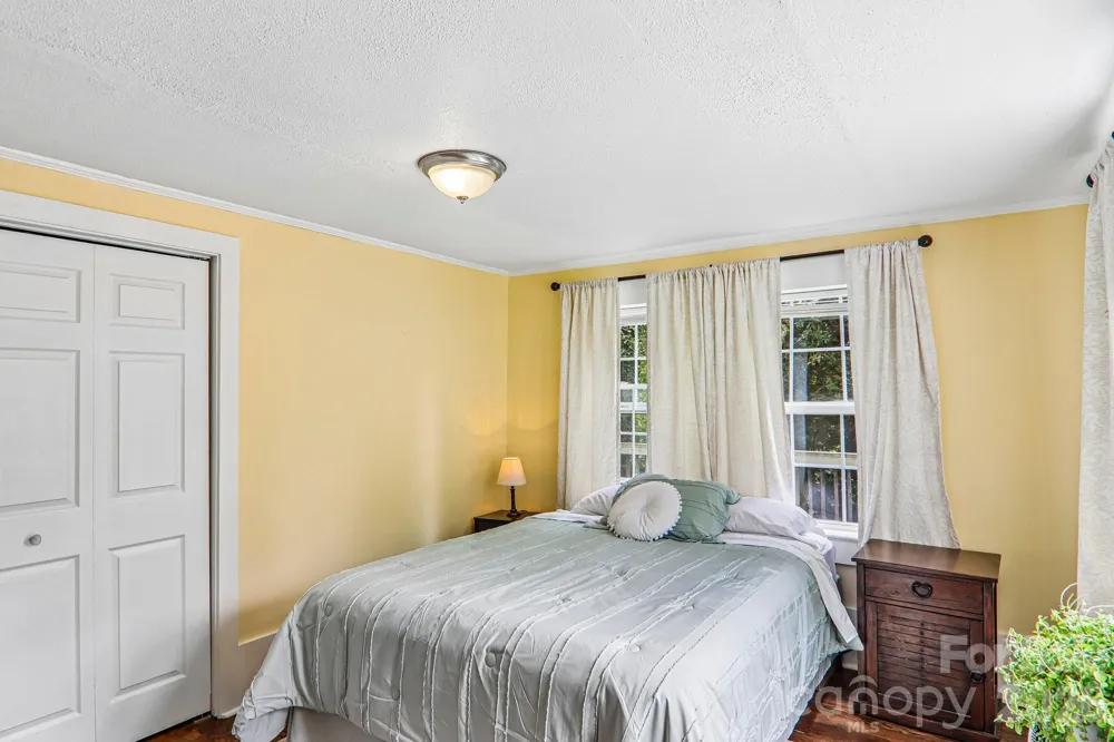 418 Sharptown Road Canton, NC 28716