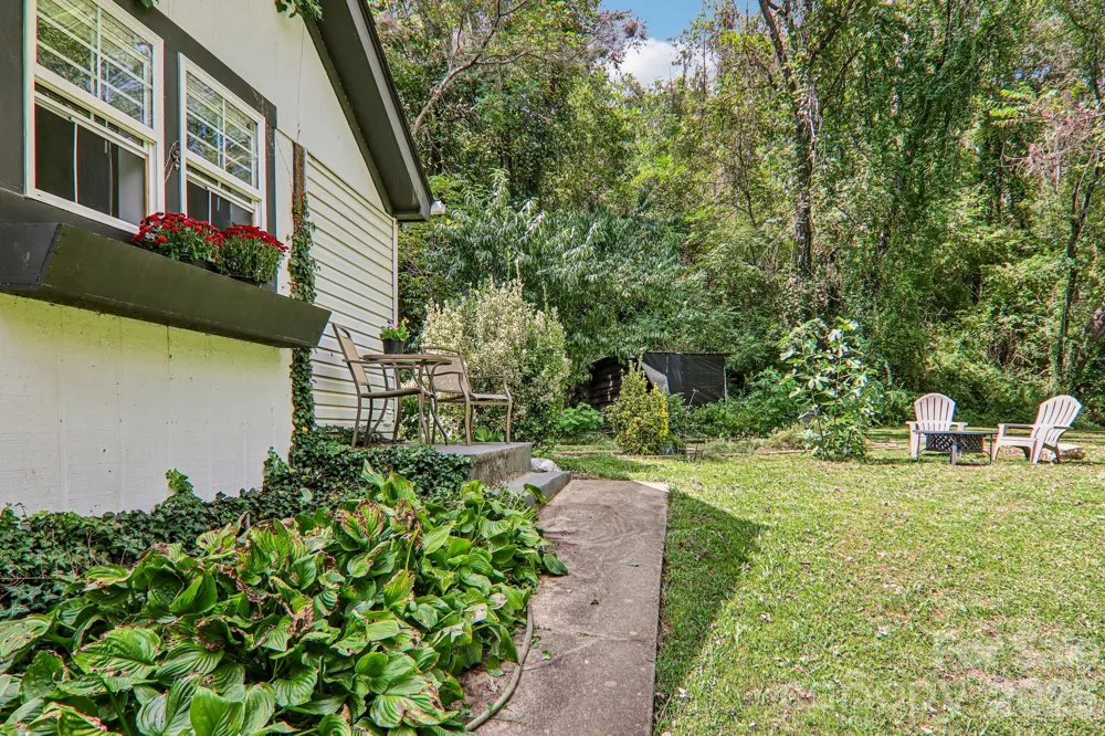 418 Sharptown Road Canton, NC 28716