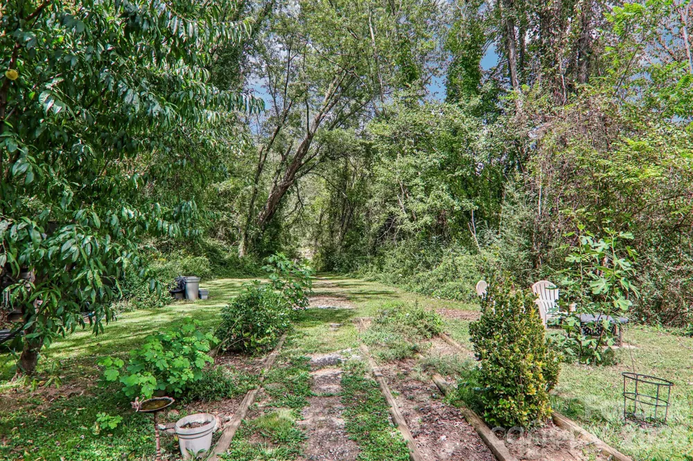 418 Sharptown Road Canton, NC 28716