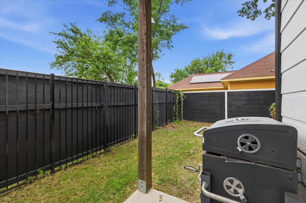 3412 Meadow Street Dallas, TX 75215