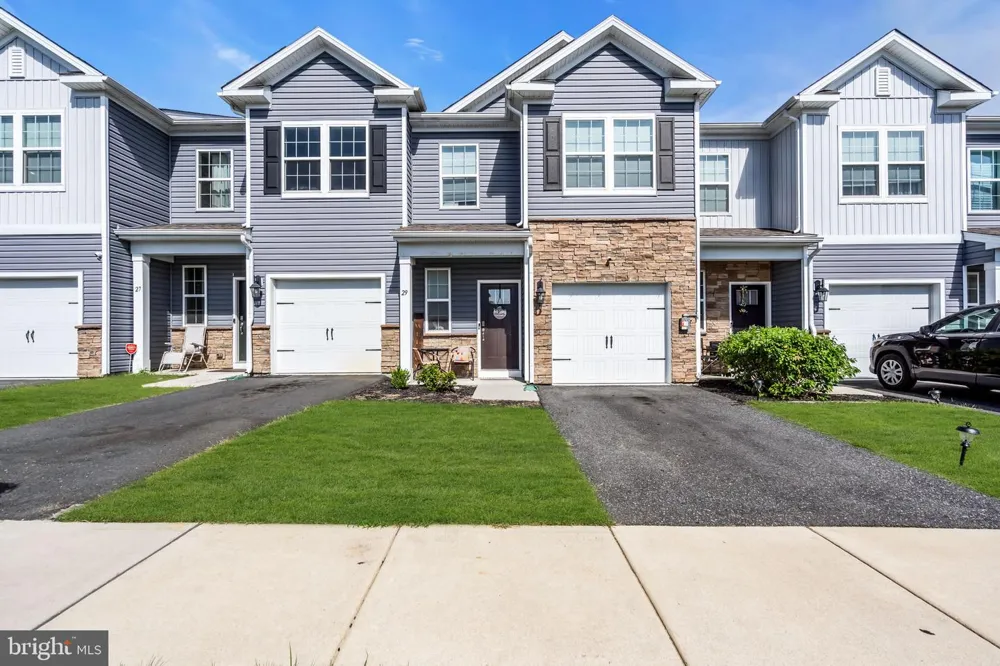 29 KATHERINE DRIVE Burlington, NJ 08016