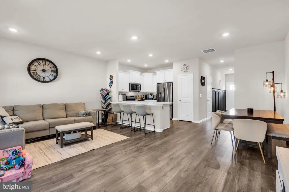 29 KATHERINE DRIVE Burlington, NJ 08016