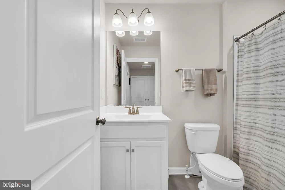 29 KATHERINE DRIVE Burlington, NJ 08016