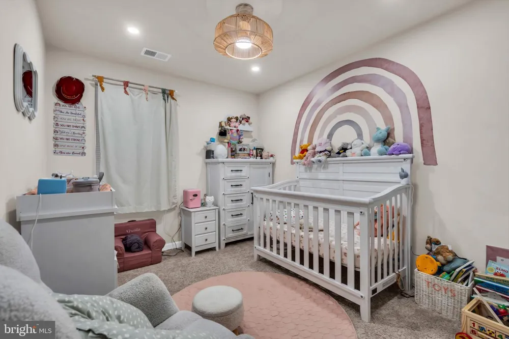 29 KATHERINE DRIVE Burlington, NJ 08016