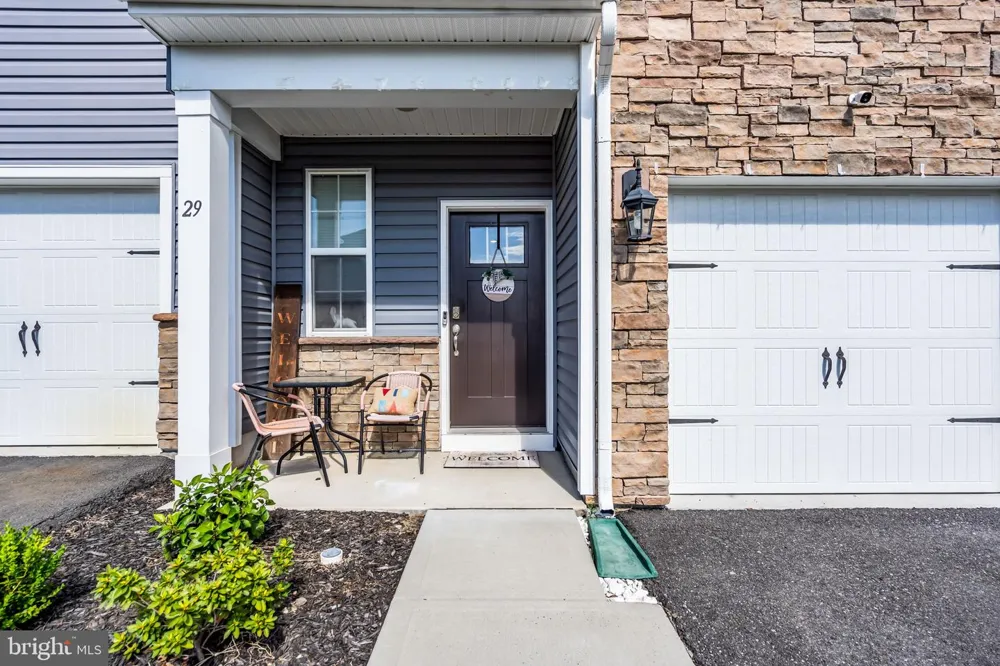 29 KATHERINE DRIVE Burlington, NJ 08016