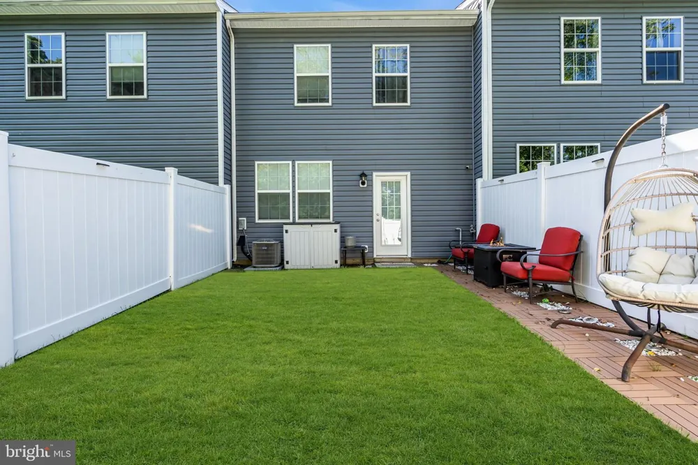 29 KATHERINE DRIVE Burlington, NJ 08016