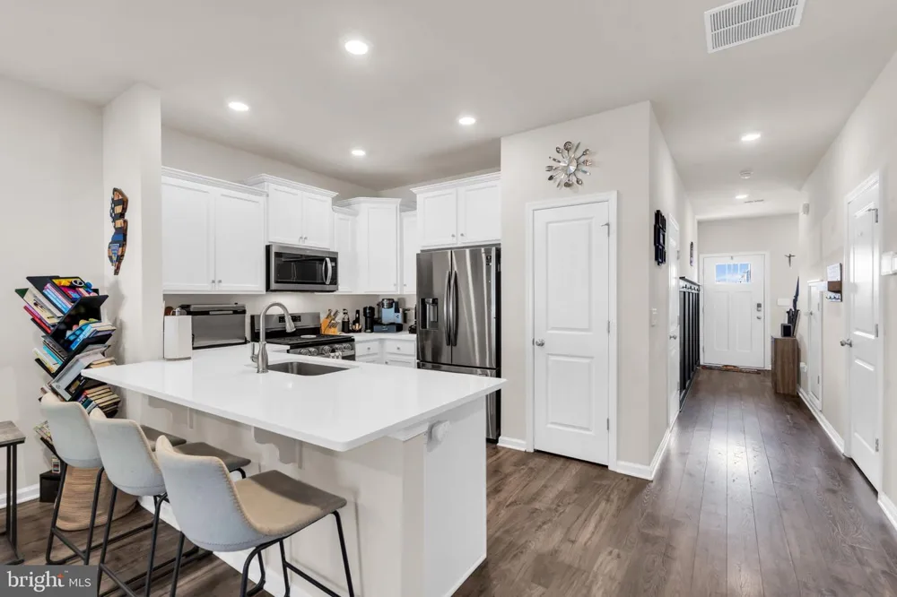29 KATHERINE DRIVE Burlington, NJ 08016