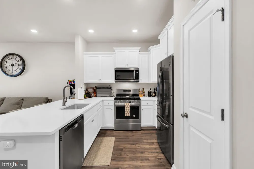 29 KATHERINE DRIVE Burlington, NJ 08016
