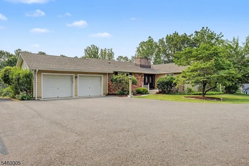 135 W Mountain Rd Sparta, NJ 07871