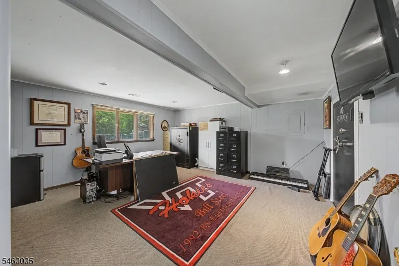 135 W Mountain Rd Sparta, NJ 07871