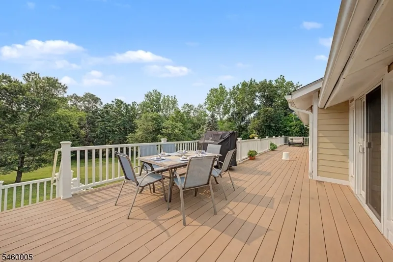 135 W Mountain Rd Sparta, NJ 07871