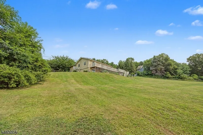 135 W Mountain Rd Sparta, NJ 07871