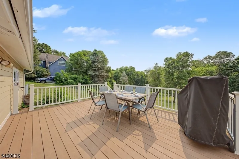 135 W Mountain Rd Sparta, NJ 07871