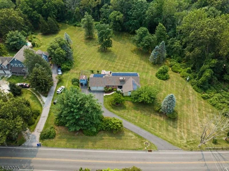 135 W Mountain Rd Sparta, NJ 07871