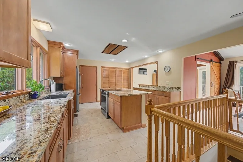 135 W Mountain Rd Sparta, NJ 07871