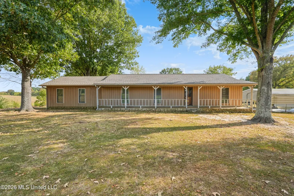 13585 Holly Springs Road Byhalia, MS 38611