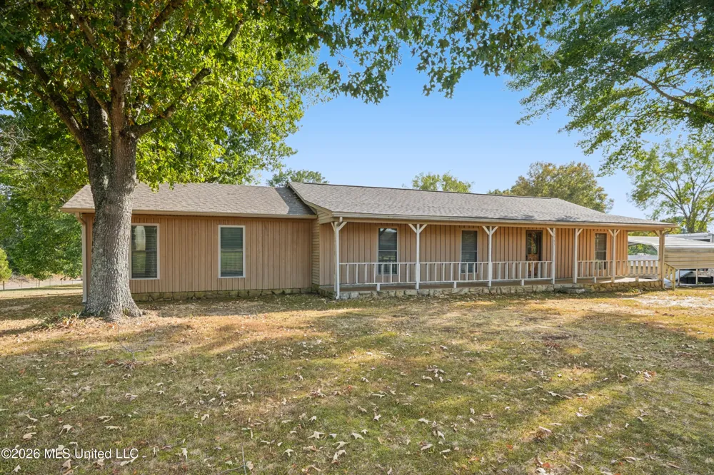 13585 Holly Springs Road Byhalia, MS 38611
