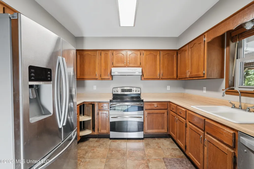13585 Holly Springs Road Byhalia, MS 38611