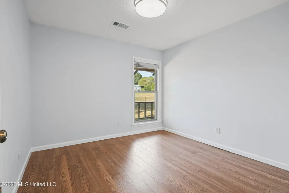 13585 Holly Springs Road Byhalia, MS 38611