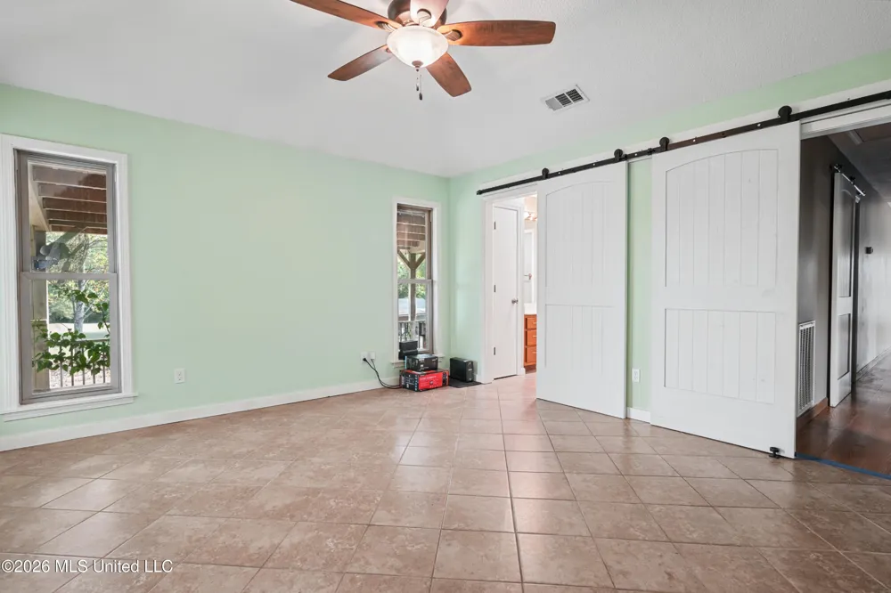 13585 Holly Springs Road Byhalia, MS 38611