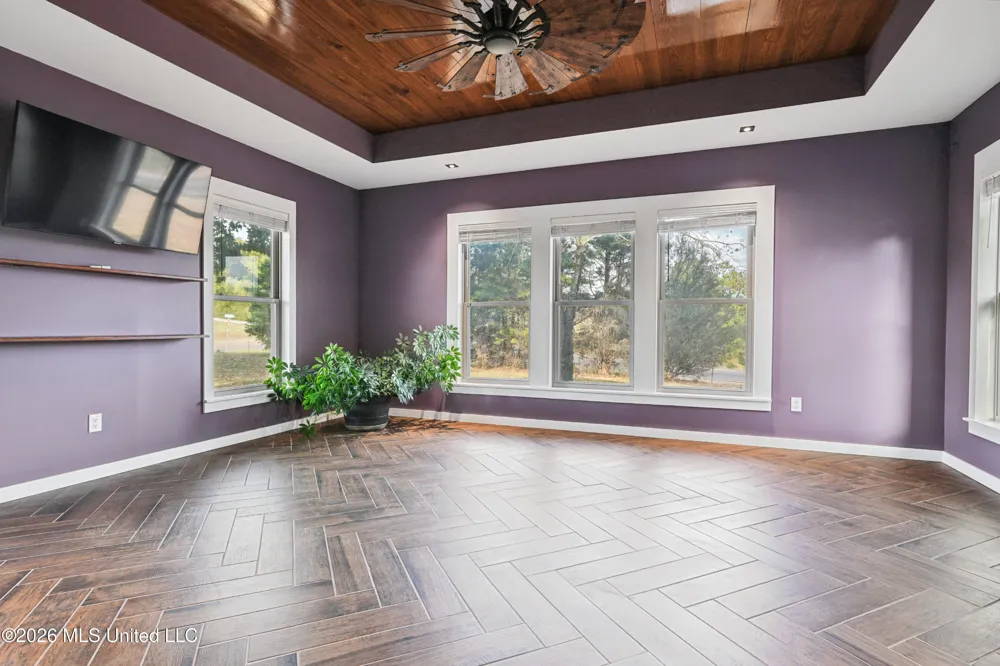 13585 Holly Springs Road Byhalia, MS 38611