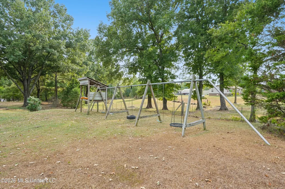 13585 Holly Springs Road Byhalia, MS 38611