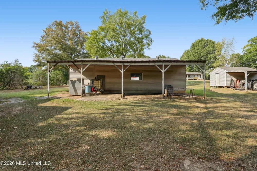 13585 Holly Springs Road Byhalia, MS 38611