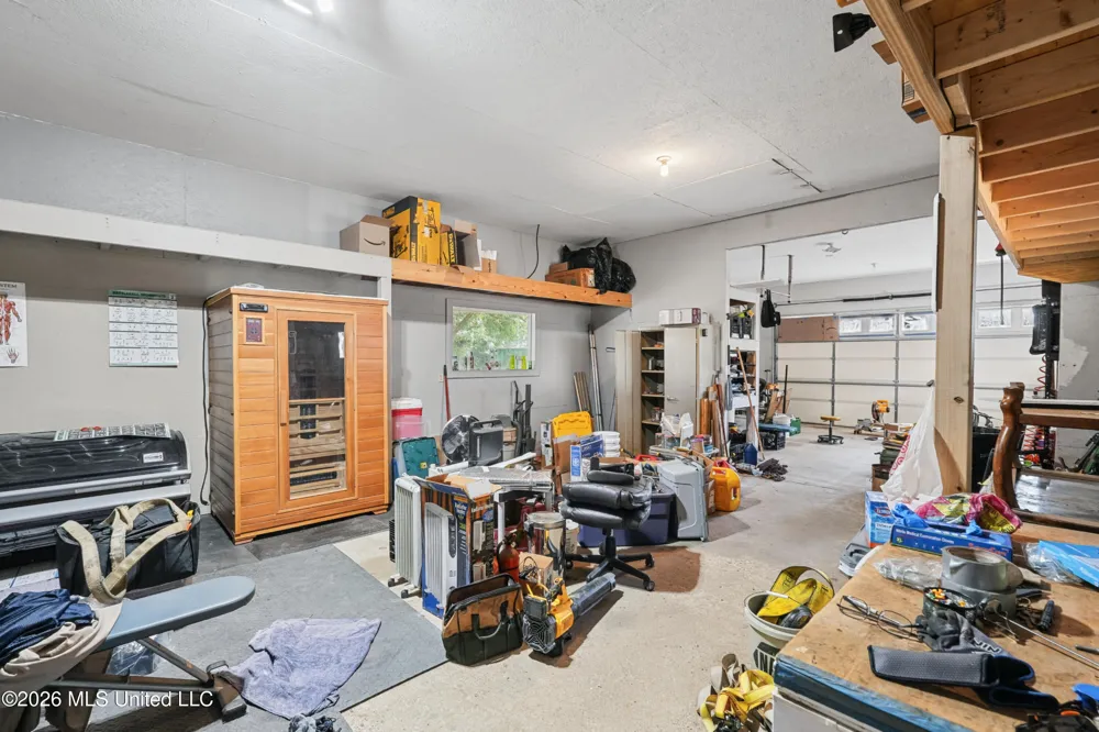 13585 Holly Springs Road Byhalia, MS 38611