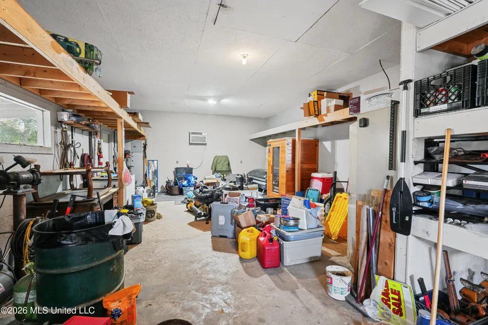 13585 Holly Springs Road Byhalia, MS 38611