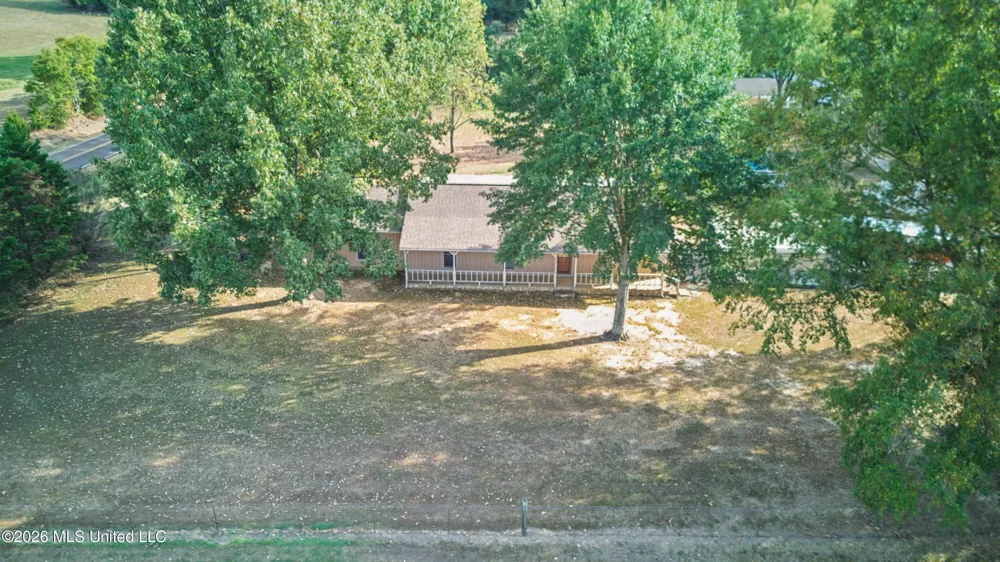13585 Holly Springs Road Byhalia, MS 38611