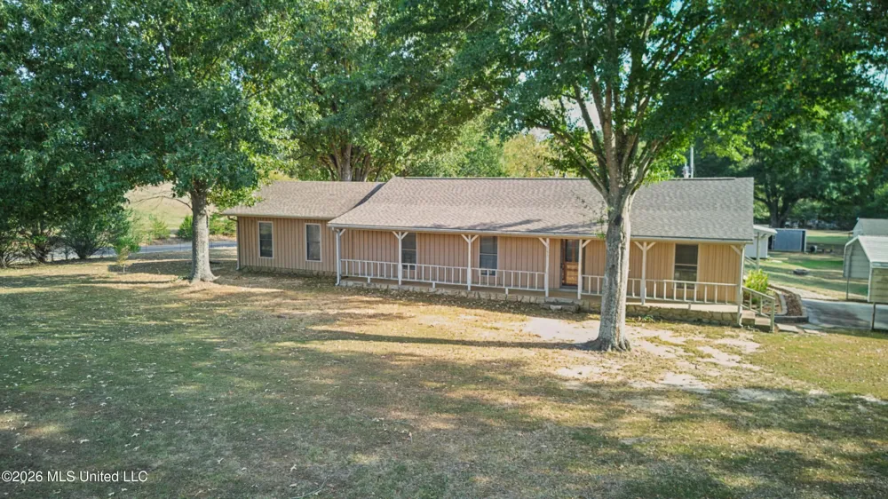 13585 Holly Springs Road Byhalia, MS 38611