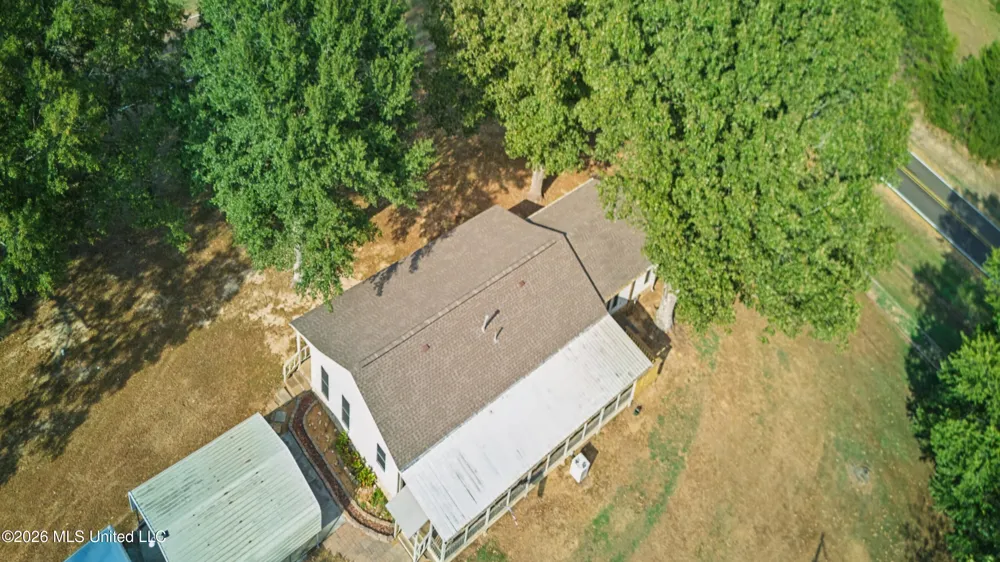 13585 Holly Springs Road Byhalia, MS 38611