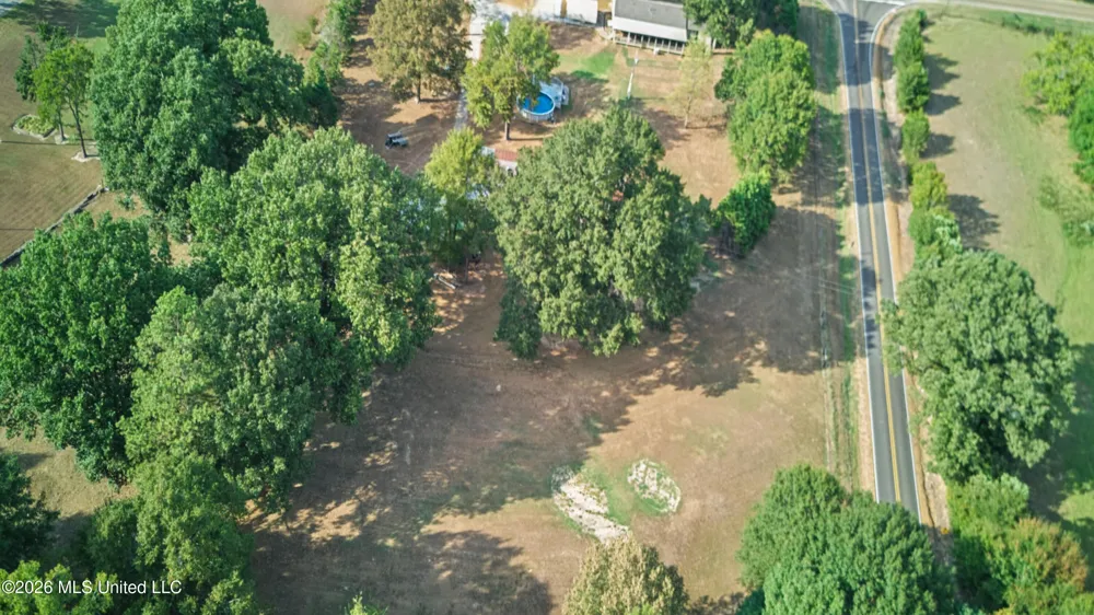 13585 Holly Springs Road Byhalia, MS 38611
