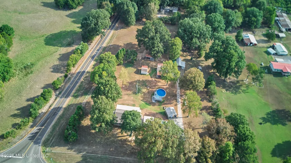 13585 Holly Springs Road Byhalia, MS 38611