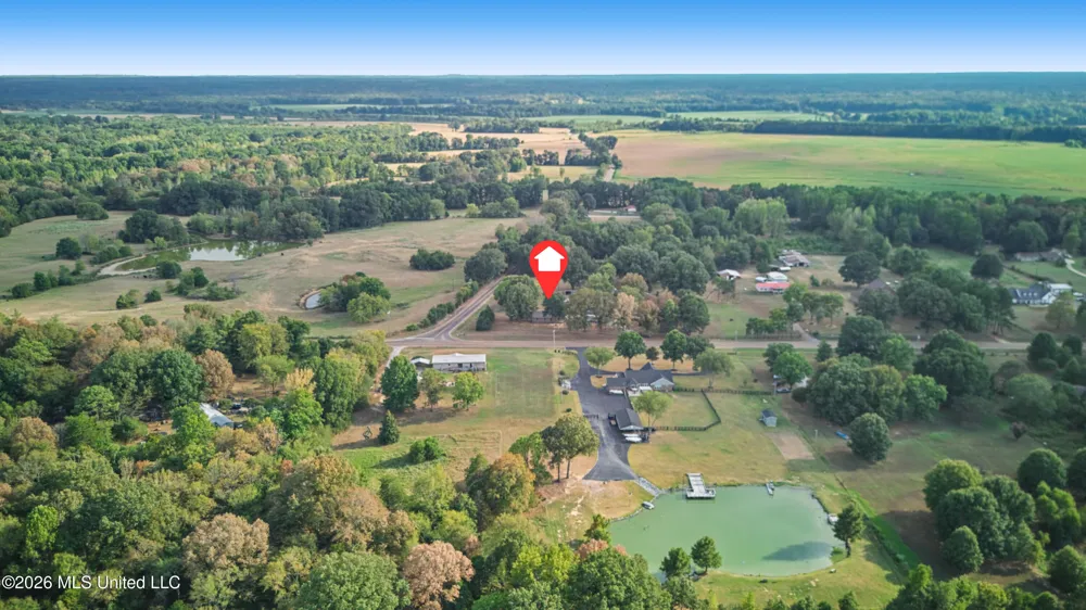 13585 Holly Springs Road Byhalia, MS 38611