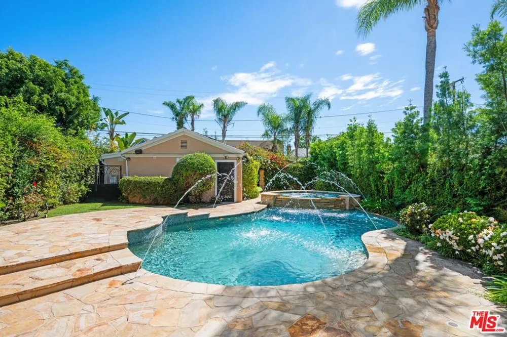 204 Foothill Road Beverly Hills, CA 90210