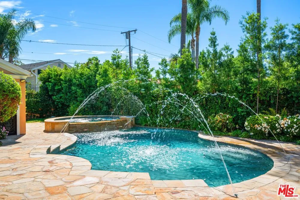 204 Foothill Road Beverly Hills, CA 90210