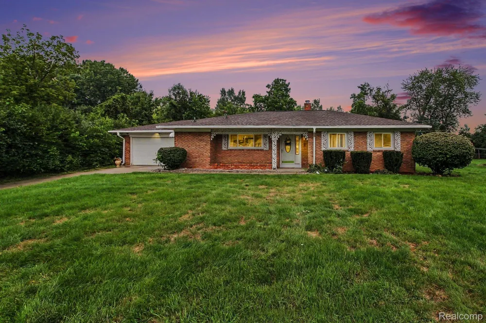 1254 Arrowhead Drive Burton City, MI 48509
