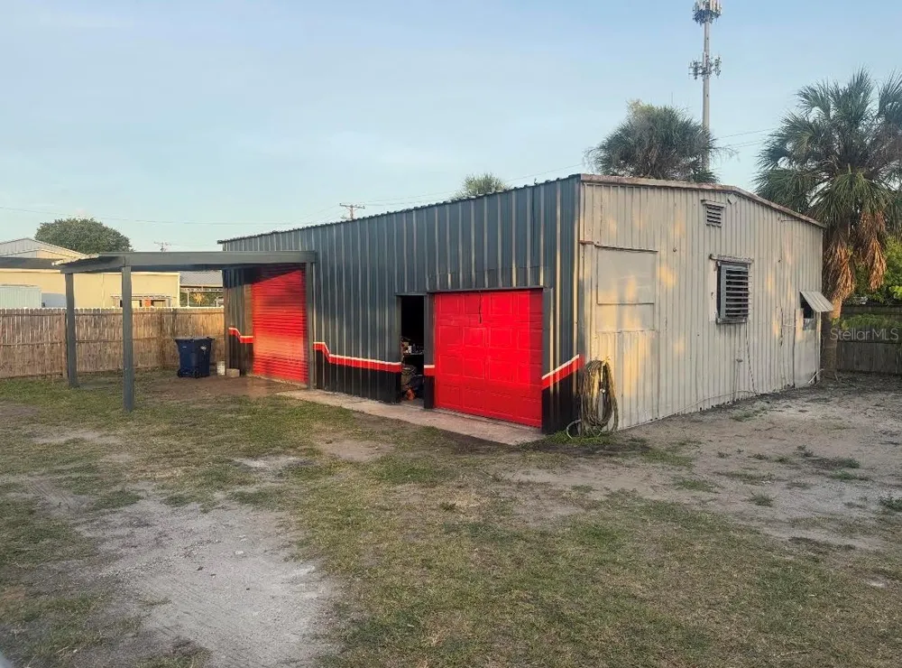 5306 W COMMERCE STREET Tampa, FL 33616