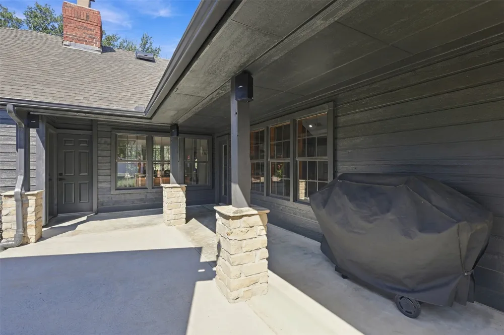 1821 Quail Run Drive Corinth, TX 76208