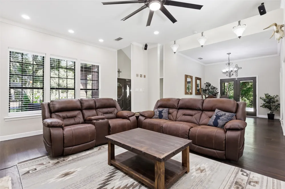 1821 Quail Run Drive Corinth, TX 76208